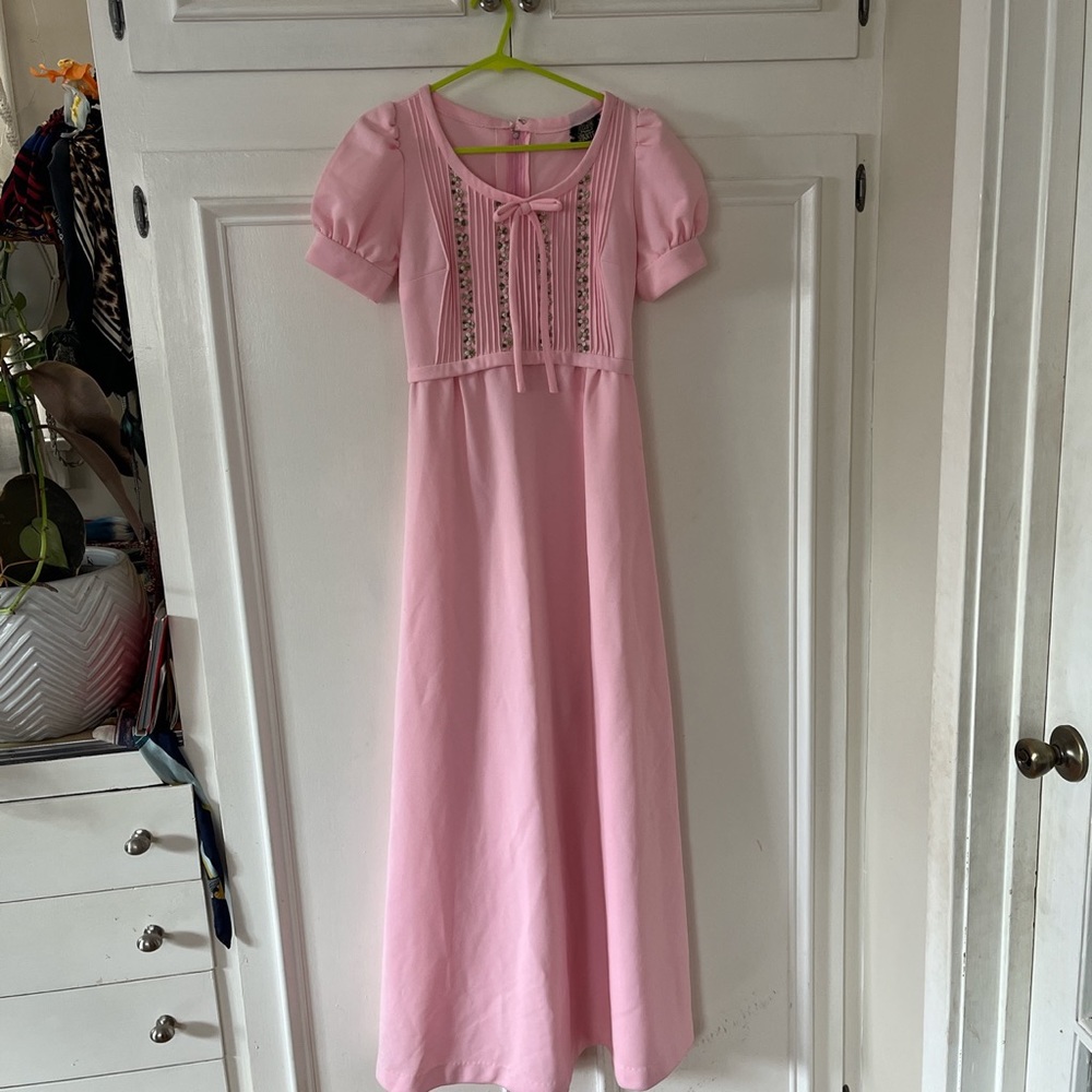 Beautiful 1970’s Pink Polyester Pantel dress